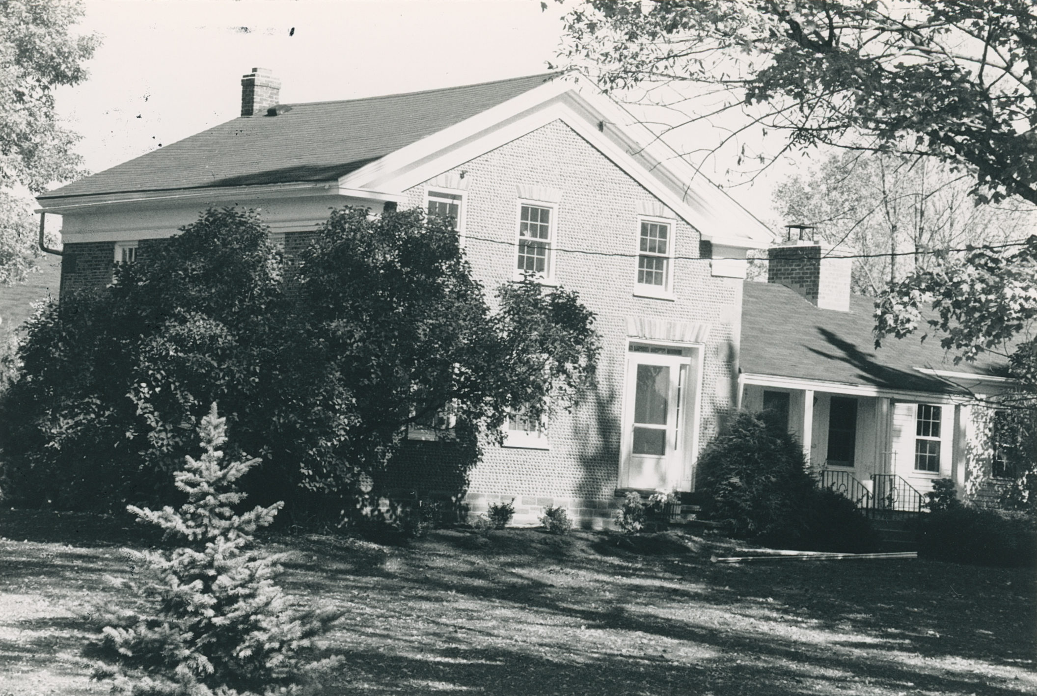 Ont-12 487 Lake Rd 1